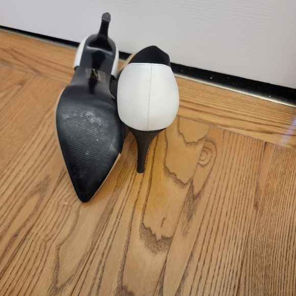 Asymmetrical pumps - Picture 4 of 5